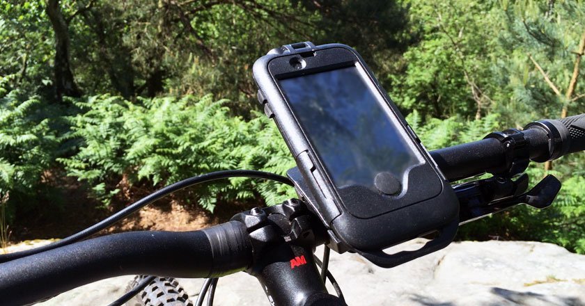 Smartphone-Halterung und Zusatzakku am Mountainbike - MTB Münster