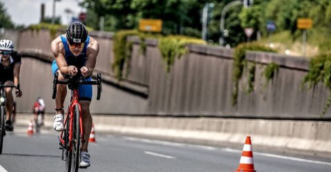 Rennradfahren beim Sparda Münster City Triathlon 2022