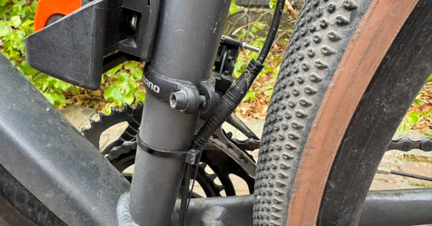 Lampenkabelverbindung über 2-Pin-Connector am Cube Nuroad Race FE